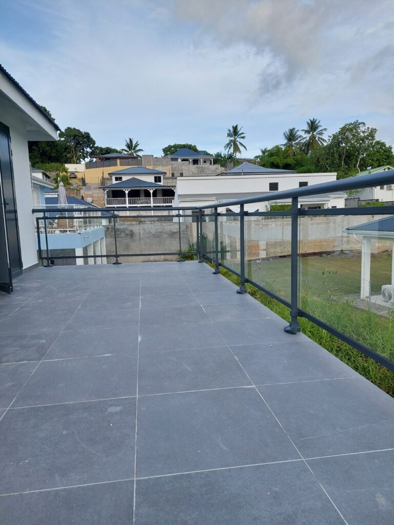 GCF-Guadeloupe- Garde corps vitré double lisse