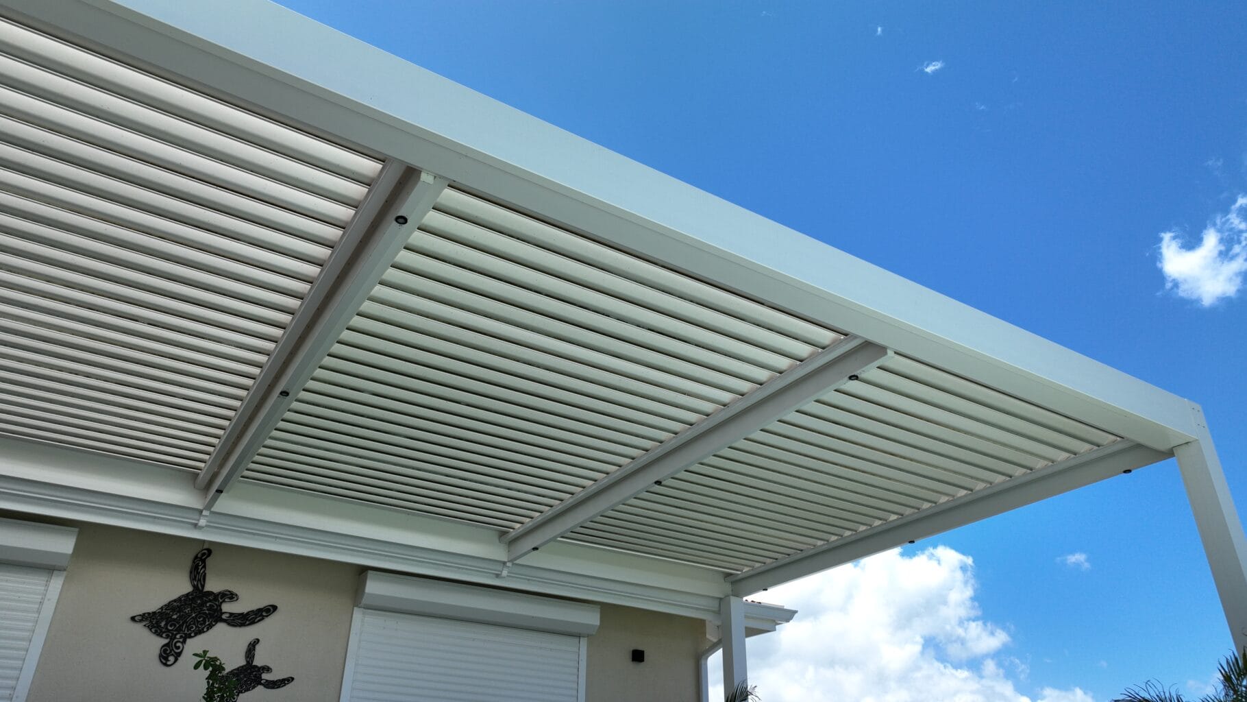 GCF-Guadeloupe- Pergola ALU Bioclimatique lames ALU Motorisées